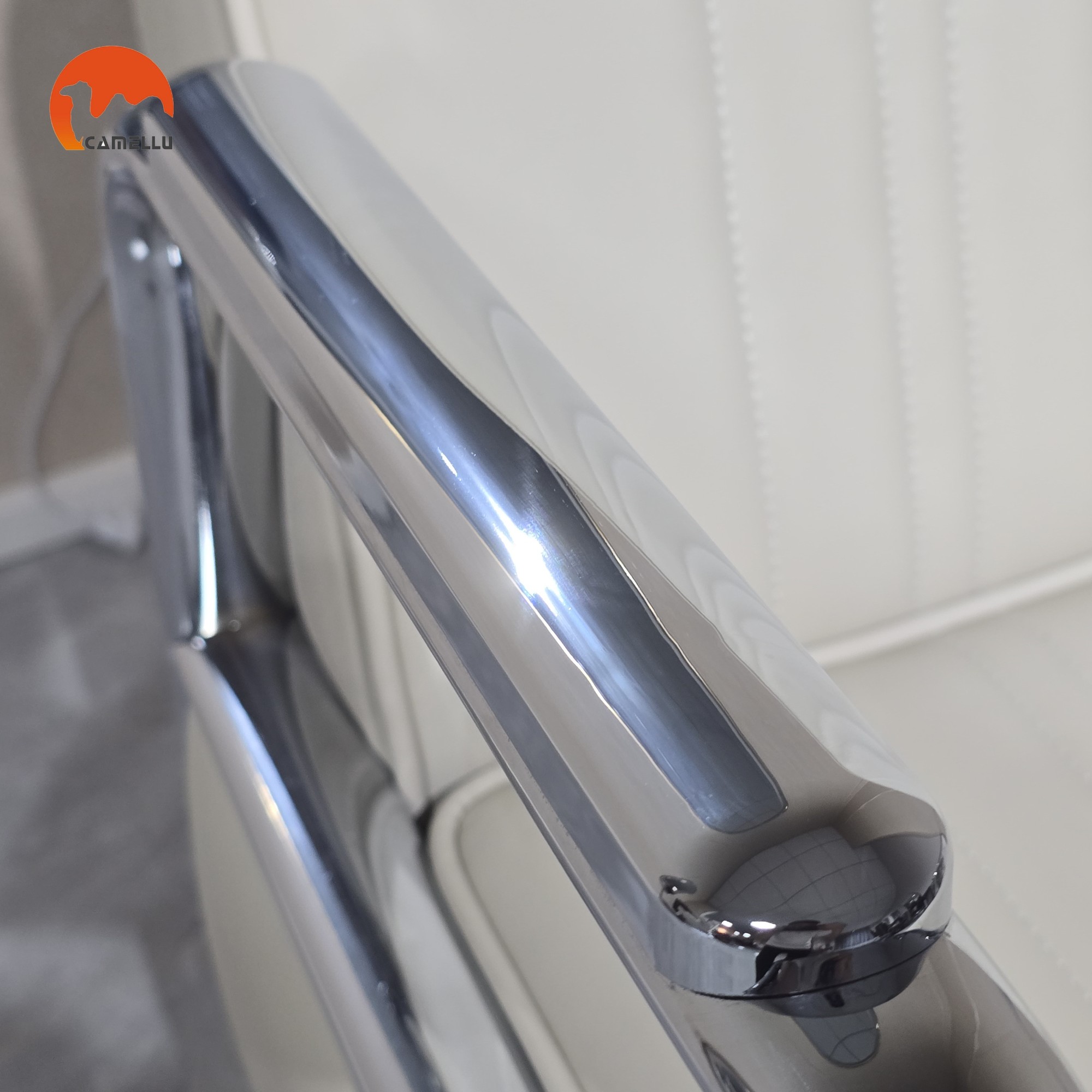 Beige Woman Lift Rotating Hair Cutting Seat Hairdressing Beauty Barber Chairs Furniture for Salon Station