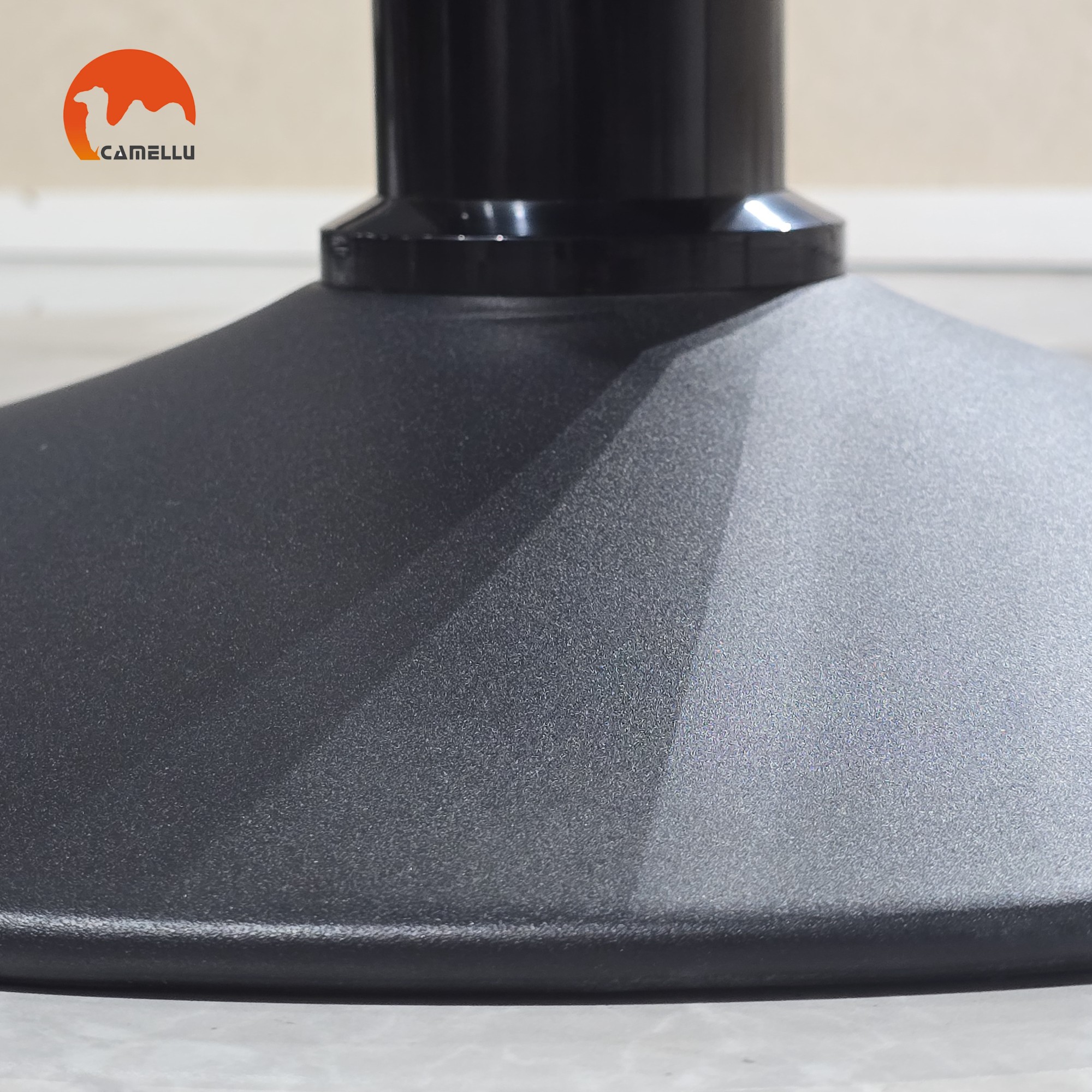 Modern Black Beauty Salon Chairs Height-Adjustable Woman Styling Hairdressing Barber Chair for Hair Salon