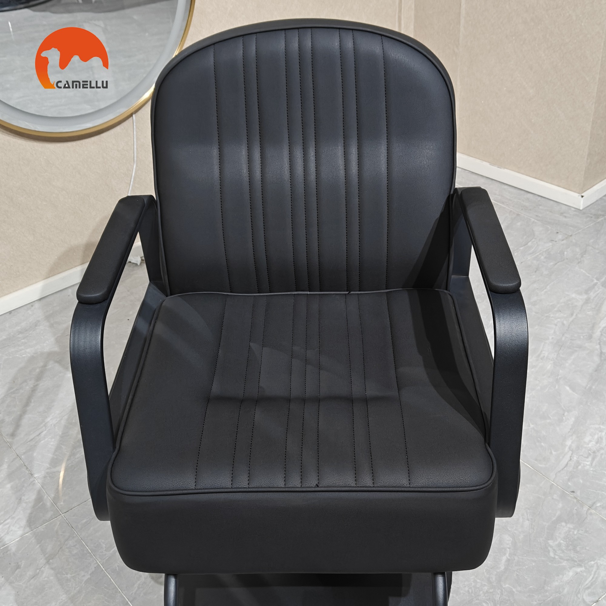 Modern Black Beauty Salon Chairs Height-Adjustable Woman Styling Hairdressing Barber Chair for Hair Salon